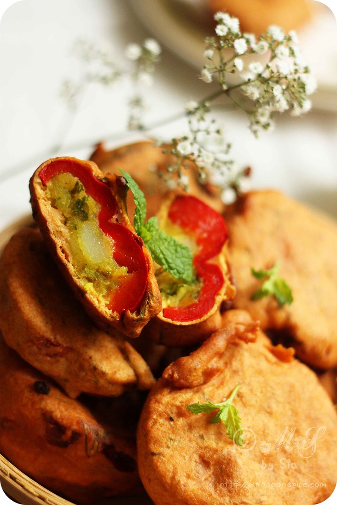 Monsoon Spice | Unveil the Magic of Spices...: Stuffed Capsicum Pakoda