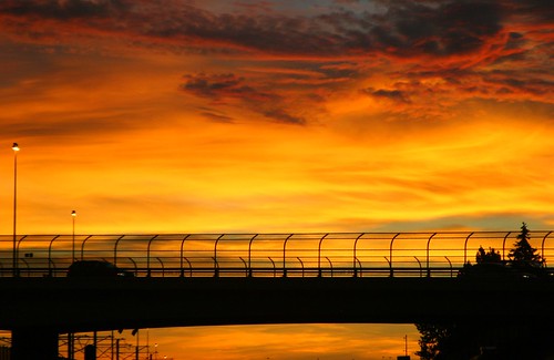 bridge red yellow sunrise colorado denver ontheroad denvercolorado sunraise august6 i225 autobahnbridge coloradosunraise
