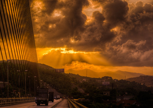 bridge sunset orange bridges sunsets vietnam sunrays hdr halong goldenhour lightrays baichay baichaybridge