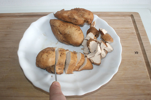 43 - Hähnchenbrust zerkleinern / Chop chicken breast