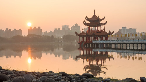 sunrise reflections landscape temple taiwan olympus kaohsiung 高雄 em1 日出 lotuspond 左營 蓮池潭 zuoying 1240mmf28