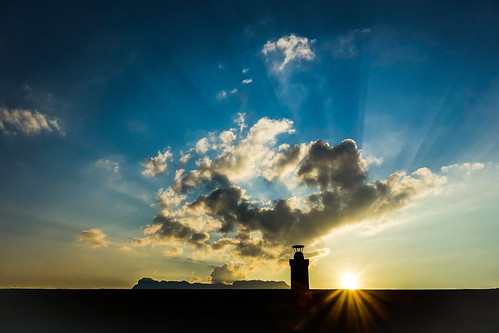 blue roof chimney sky cloud sun mountain backlight evening ray outdoor serene minimalism untersberg singflow