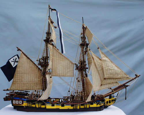 misil liderazgo Tomar un baño Awesome LEGO Ship MOC with Realistic Sail Rigging