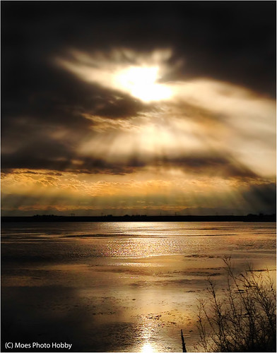 camera sunset lake reflection clouds sunrise gold golden shine phone phonecamera iphone iphone5 moesphotohobby moeali
