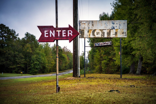 sign 1 virginia motel route americana arrow enter artifacts route1 us1 number1highway wilmurt