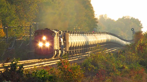 sunset ontario canada cn train quebec freight unit cnr bainsville canadiannationalrailway kingstonsub