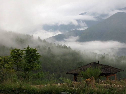 cloud mountain bhutan resort