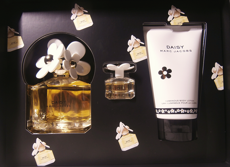 Marc-Jacobs-Daisy-set