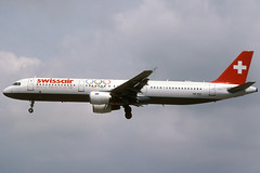 Swissair (IOC) A321-111 HB-IOC BCN 04/08/2001