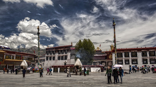 china market streetscene tibet lhasa barkhor jokhangtemple barhorarea