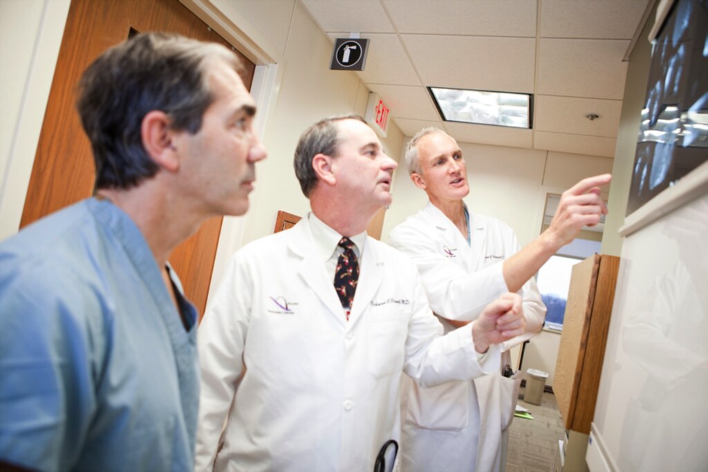 Mercy vascular surgeons deliver advanced care for a wide range of health concerns, from helping patients with stroke prevention and aneurysm to limb-saving procedures that preserve quality of life.