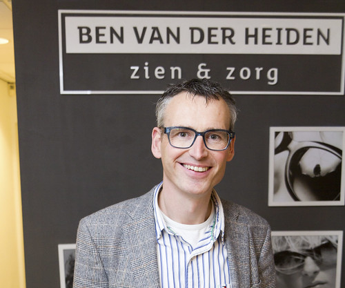 Gerrit Atres is blij met de nieuwe inrichting van de winkel van Ben van der Heijden