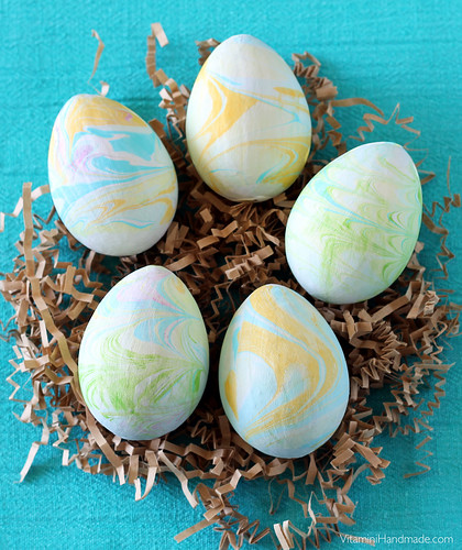 Marbled-Paper-Mache-Easter-Egg-DIY