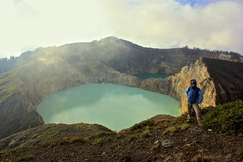 Lina in front of Kelimutu volcano