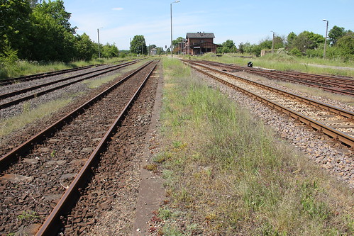 railroad building station canon tracks poland polska rail railway pkp lubuskie małomice lubusz canoneos550d canonefs18135mmf3556is d29275