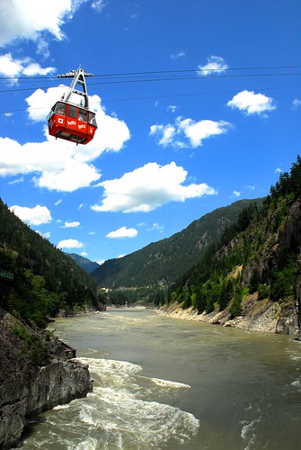 canada car river gate bc air tram cable tourist canyon gorge fraser attraction hells airtram