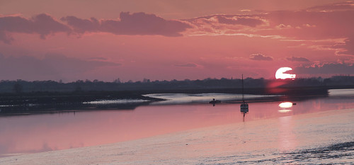 pink sunset red sky night reflections river north calm crouch fambridge