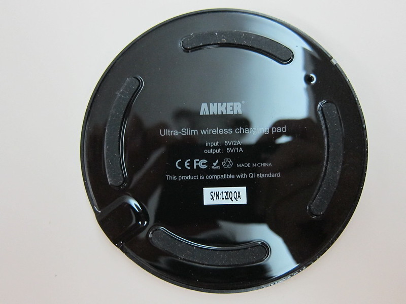 Anker Ultra-Slim Qi-Enabled Wireless Charging Pad - Bottom
