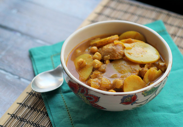indian-spiced chickpea and tomato curry