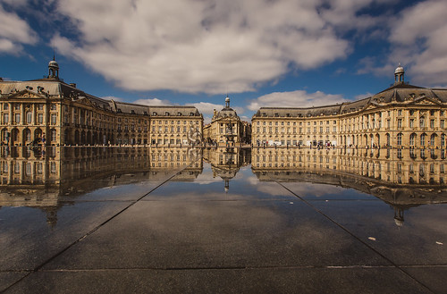 city summer vacation mist holiday france reflection history feet monument water girl architecture digital canon bag walking fun mirror dance cool movement warm flickr day wide bordeaux barefeet miroir f28 deau feature placedelabourse 6d lseries 1635mm miroirdeau pwpartlycloudy