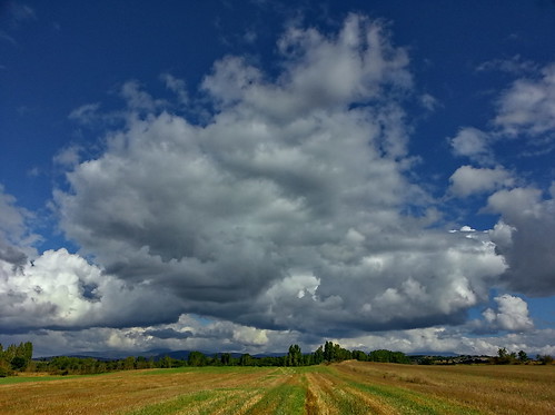 clouds rural landscape countryside paisaje explore nubes campo medina burgos nube castilla cumulonimbos castillaleon cumulos medinadepomar basajauntxo