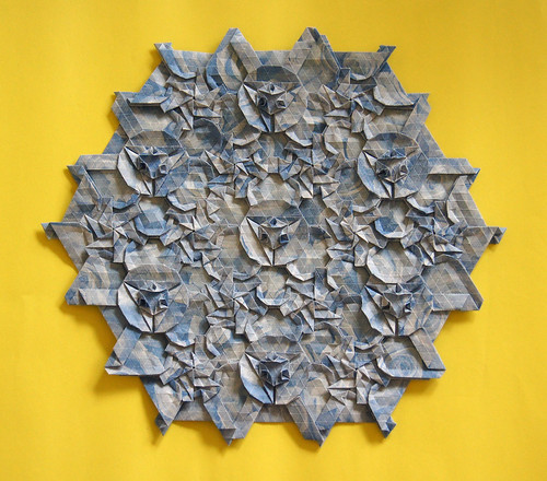 Origami tessellation Star-eyes (front) (Marjan Smeijsters)