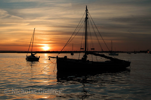 sunset boats seaside essex leighonsea endeavour