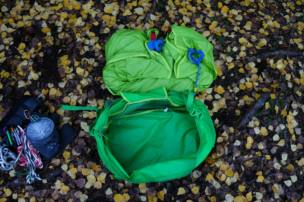 DMM Classic Rope Bag | Tarp and all gear out