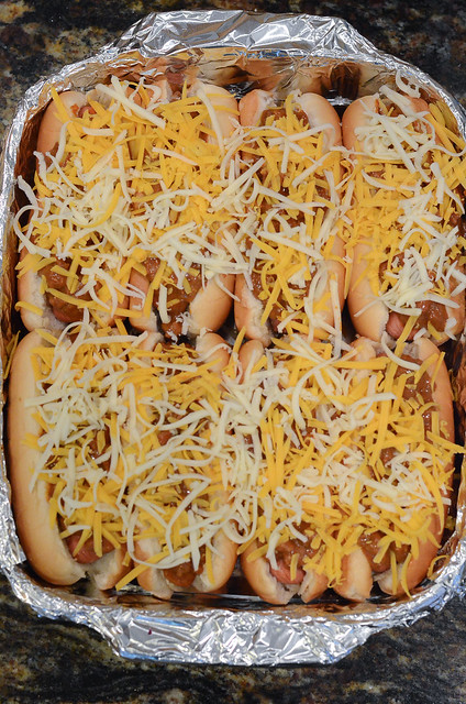 Chili Dogs For a Crowd