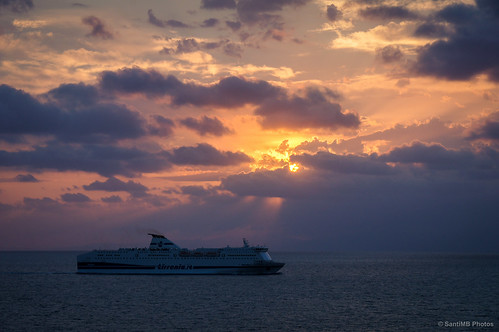 sardegna sea clouds sunrise geotagged mar italia barco ship amanecer nubes ita portotorres 2tumblr sal18250 vacaciones2013 geo:lat=4088587552 geo:lon=840024948