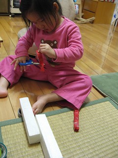 20080219-三歲半yoyo穿小熊衣-1