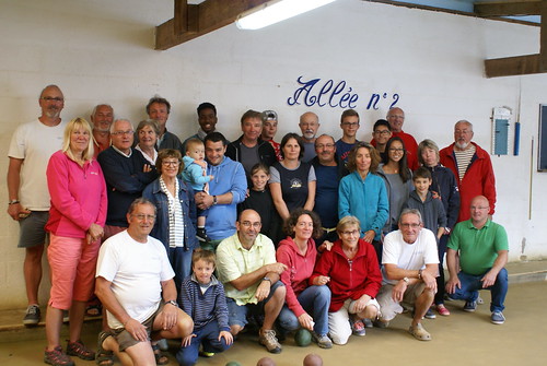 

06/08/2015 - Plougasnou : Les participants à la 5ème séance d'initiation gratuite aux boules plombées

