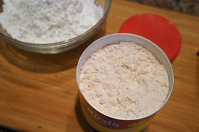 custard powder and confectioner's sugar