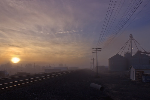 railroad sunset fog washington trains bn rails wa newyears washingtonstate gn bnsf burlingtonnorthern greatnorthern quincywa