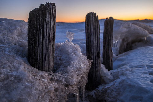 morning winter lighthouse snow chicago cold ice beach water sunrise pier frozen illinois fuji pilings evanston x100s