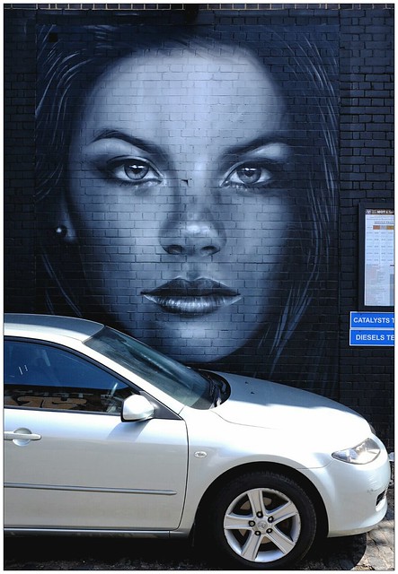 Graffiti (Starfightera), East London, England.