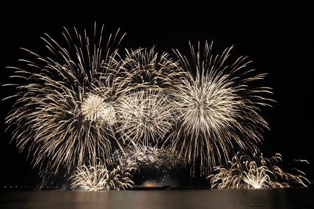 Spain and UK for 5th Philippine International Pyromusical Competition 2014