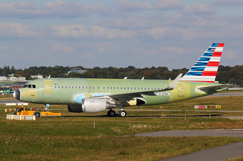 American Airlines - A319 - D-AVXM (1)