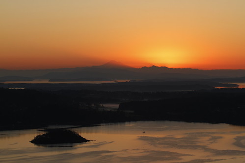 shadow canada sunrise victoria lookout vancouverisland peninsula mountbaker mtbaker saanich splitrock saanichinlet malahat
