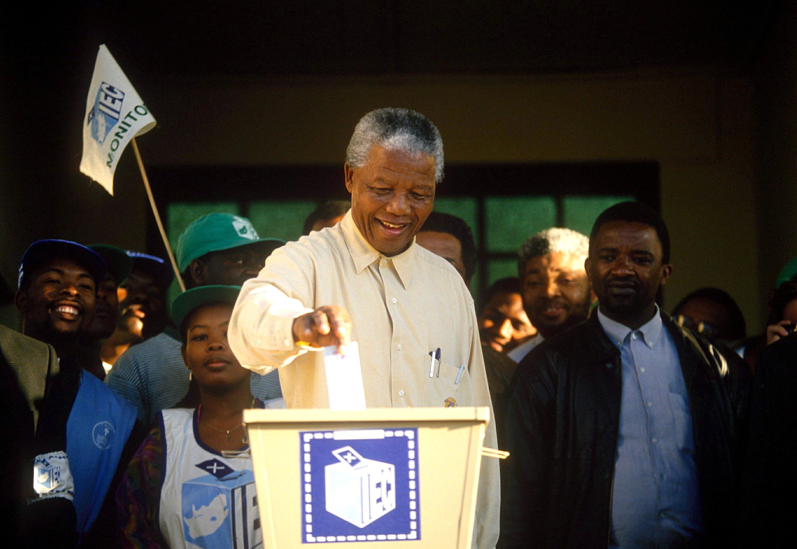 F1 vote. Нельсон Мандела. Nelson Mandela forum. Мандела и Фримен. South African General election 1989.