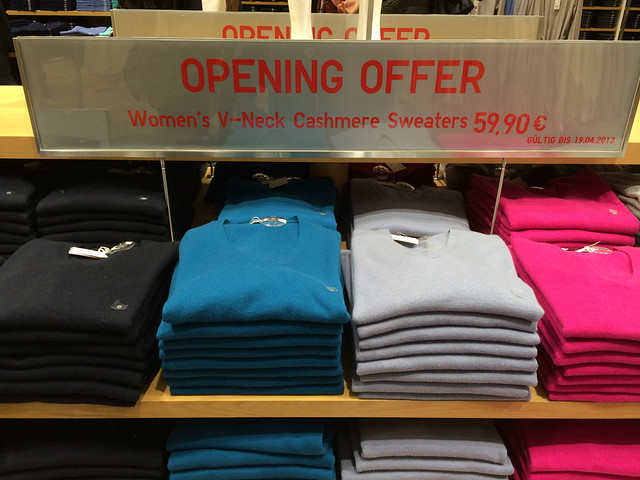 Berlin Uniqlo flagship store opening_cashmere sweaters special price
