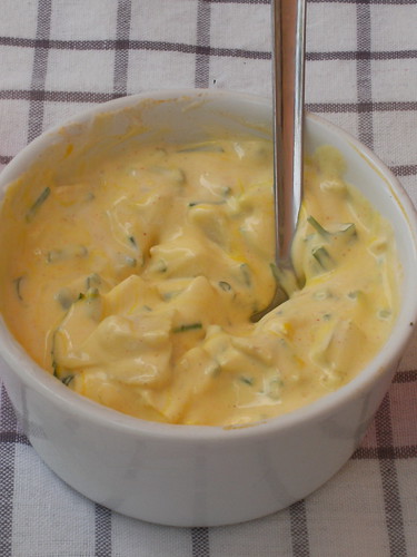 Yoghurt sauce with tumeric - salsina allo yogurt e curcuma