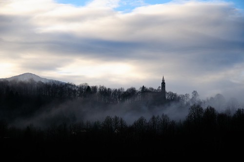 chiesa nebbia inverno nikond300 vrzoom1685mmf3556gifed