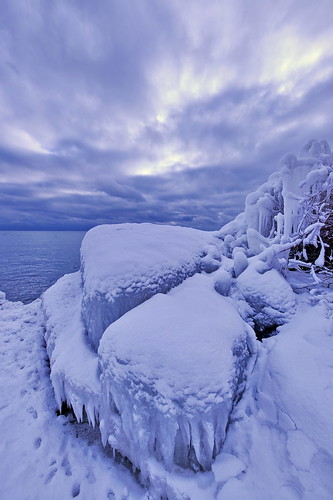 blue winter snow ontario cold ice whitby lakeontario expection canadacharm