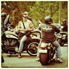 #bikers #victorymotorcycles @victorybikes #highball #hammer #eightball #eightballhammer #motorbike #motorcycle #cruiser #instadreamrides #instamotogallery #bikersofinstagram #motorcyclesofinstagram #realmotors #vtwin #muscles #guns #snapseed