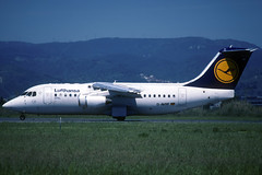 Lufthansa Avro RJ-85 D-AVRF BCN 19/05/2002