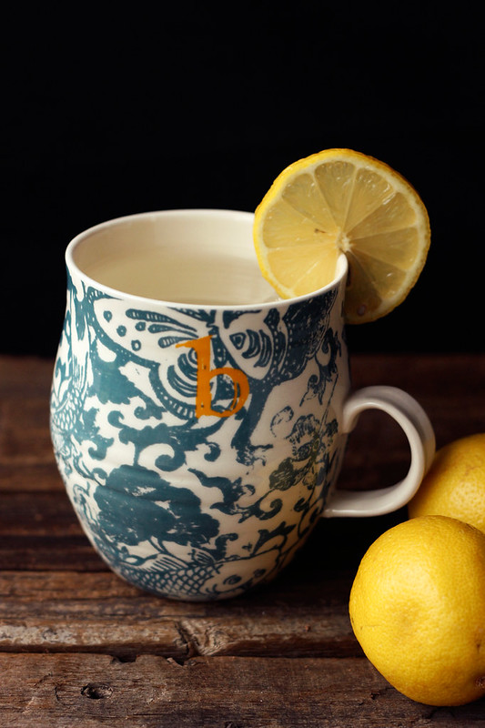 10 Benefits to Drinking Warm Lemon Water Every Morning // www.tasty-yummies.com