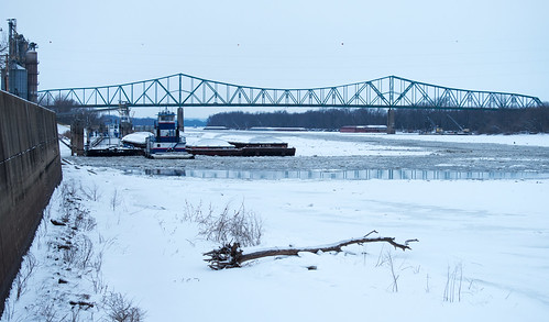 bridge winter cold ice car illinois tugboat barge riverbeardstown