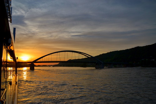 bridge sunset sky water june juni germany bayern deutschland bavaria boat wasser sonnenuntergang himmel brücke schiff danube donau marienbrücke vilshofen nikond3100