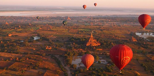 travel nature asia culture myanmar hotairballoons birma pagan bagan reizen azië adventuretravel arps balloonsoverbagan paularps